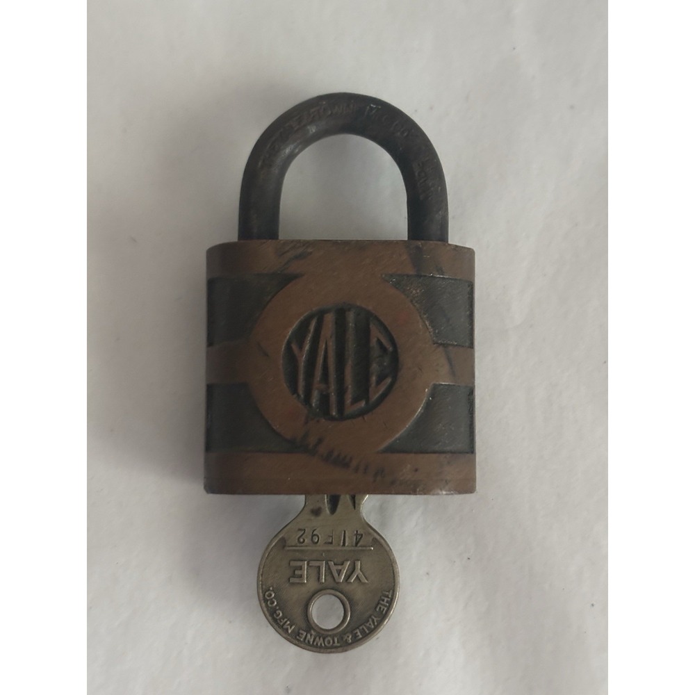 YALE Padlock With Original Key Works Vintage Brass Lock USA 2.5" AGED